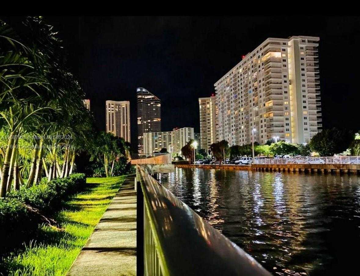 Small Image of 400 KINGS POINT DR #928, Sunny Isles Beach Number 10