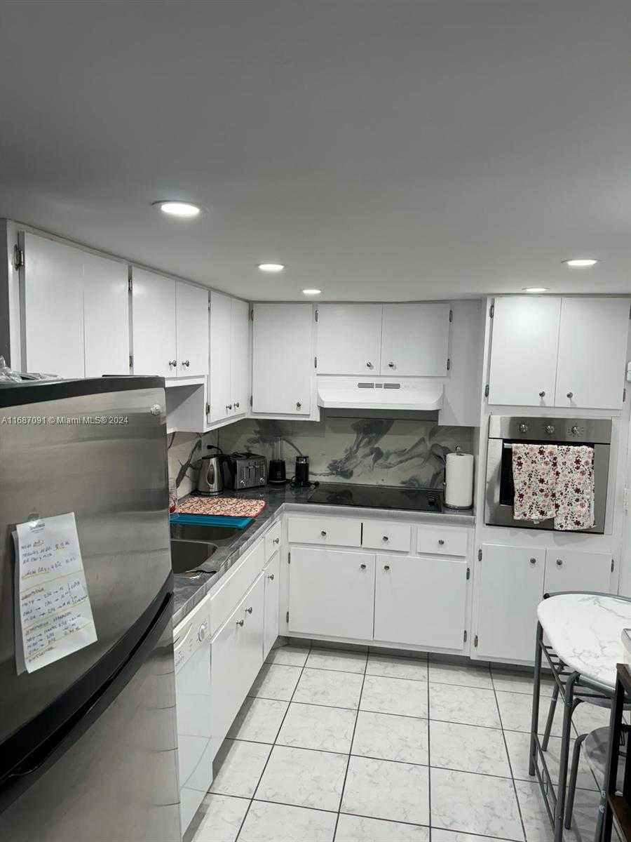 Small Image of 400 KINGS POINT DR #928, Sunny Isles Beach Number 23