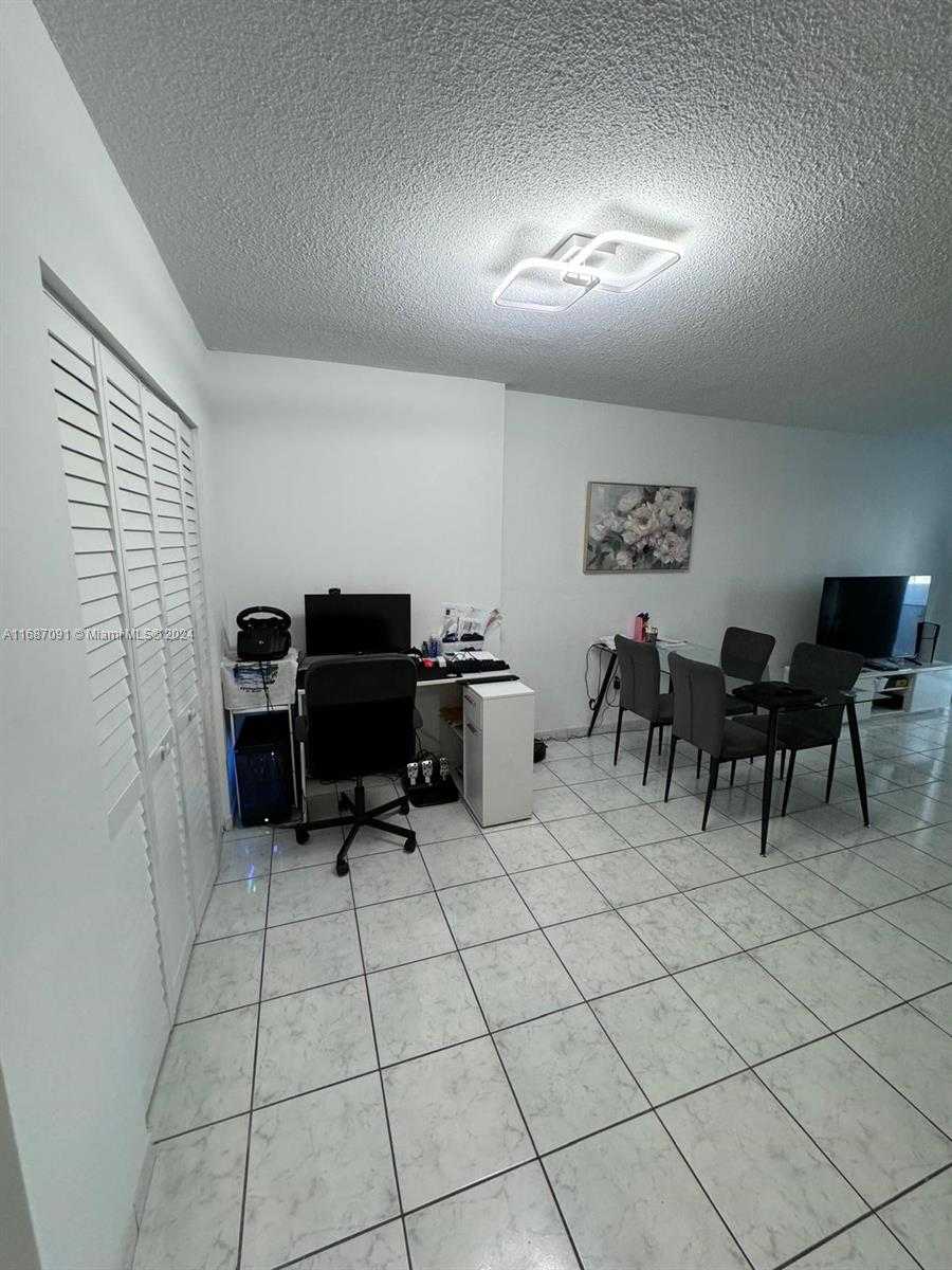 Small Image of 400 KINGS POINT DR #928, Sunny Isles Beach Number 36