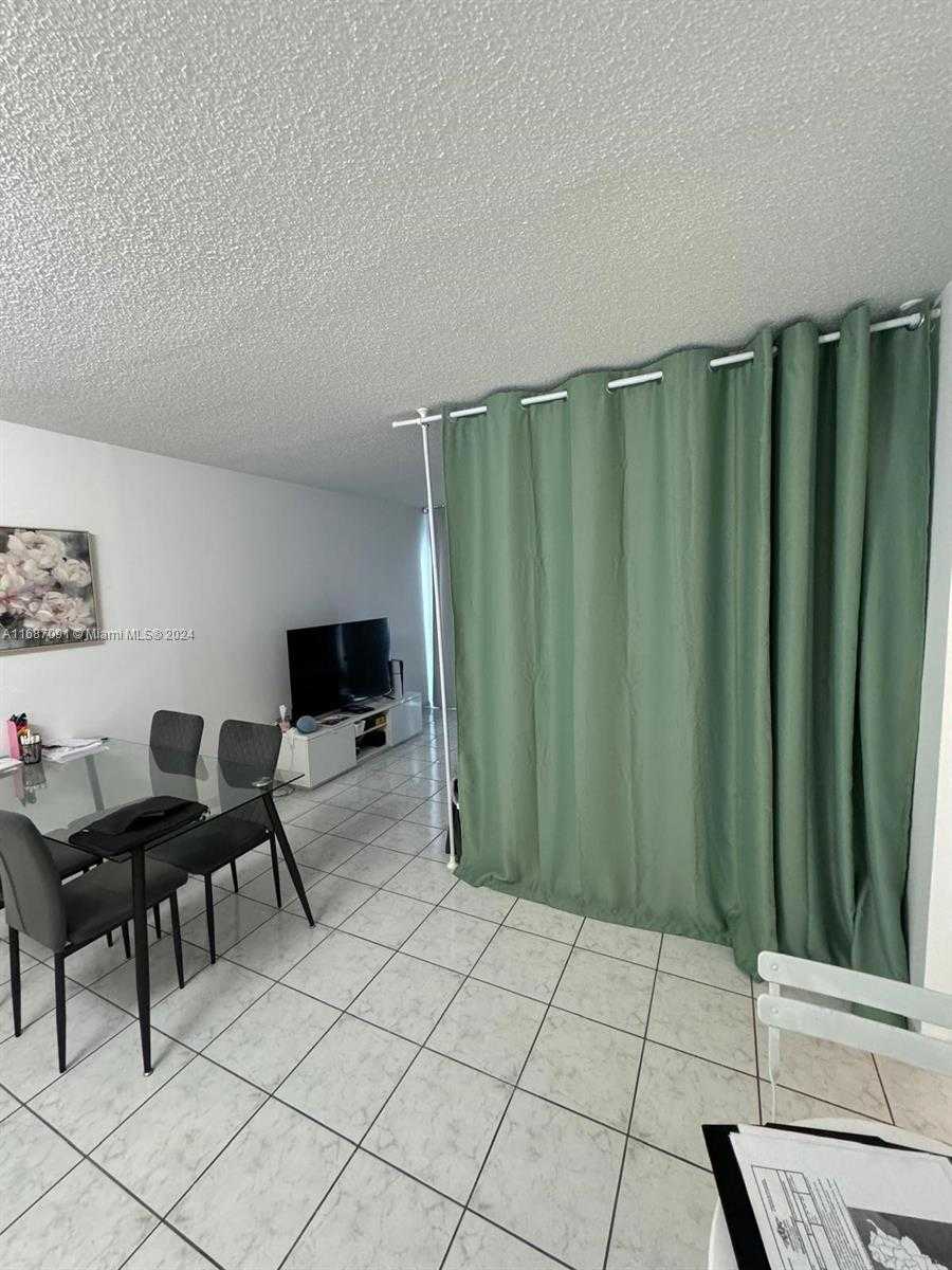 Small Image of 400 KINGS POINT DR #928, Sunny Isles Beach Number 37