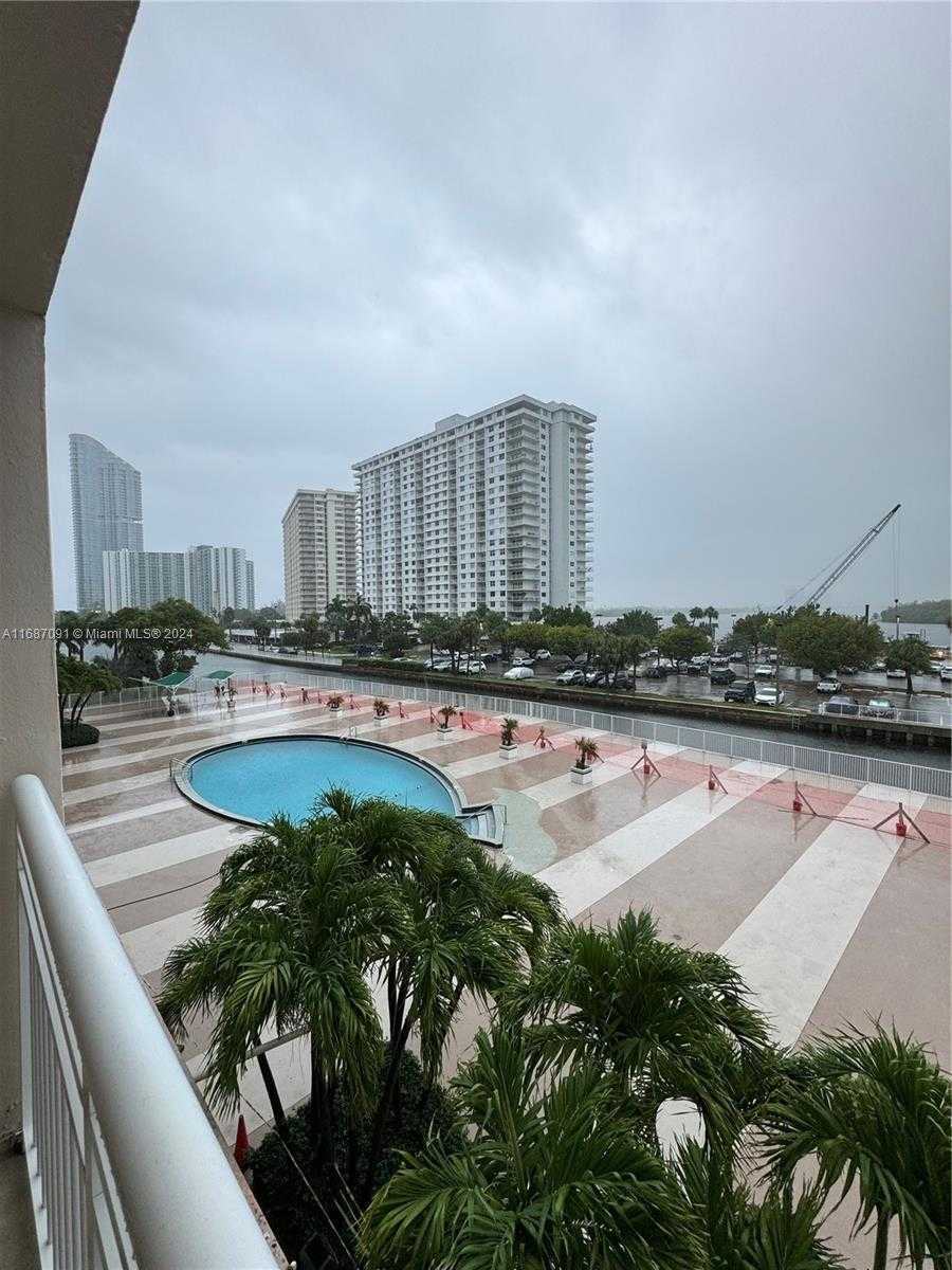 Small Image of 400 KINGS POINT DR #928, Sunny Isles Beach Number 45
