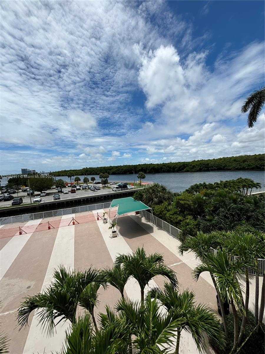 Small Image of 400 KINGS POINT DR #928, Sunny Isles Beach Number 48