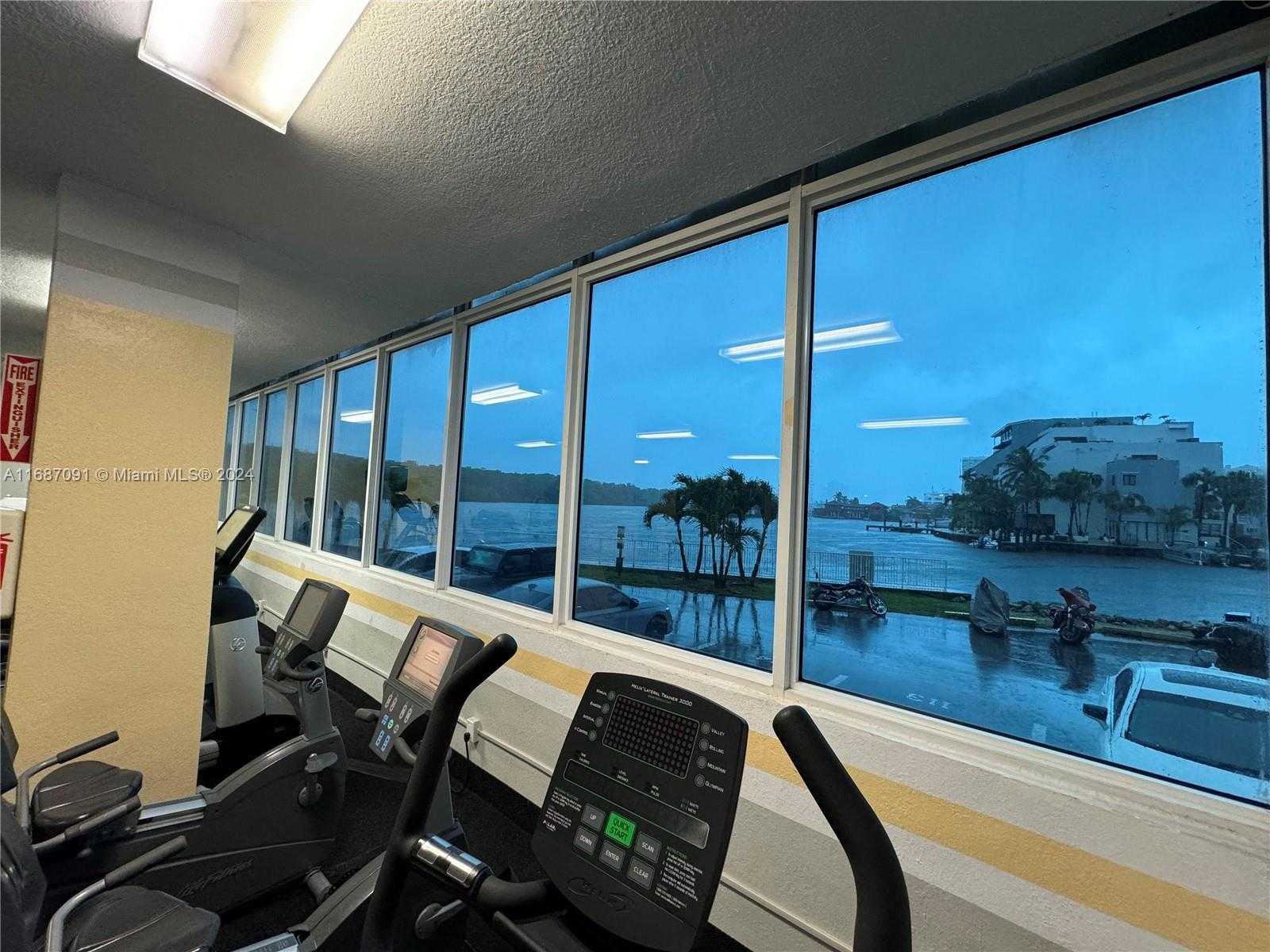 Small Image of 400 KINGS POINT DR #928, Sunny Isles Beach Number 51