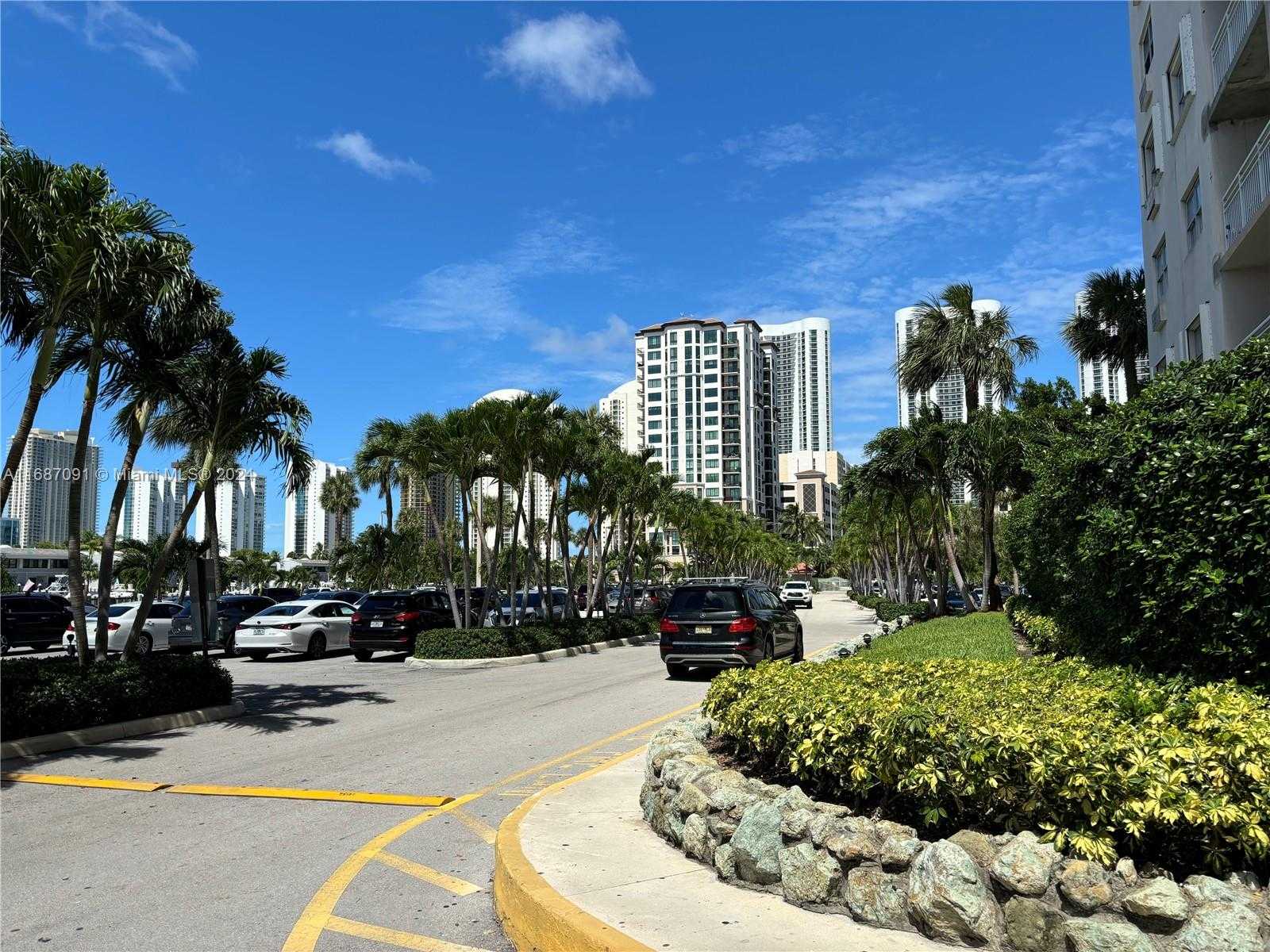 Small Image of 400 KINGS POINT DR #928, Sunny Isles Beach Number 8