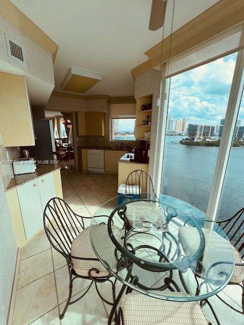 Small Image of 3370 HIDDEN BAY DR #1413, Aventura Number 6