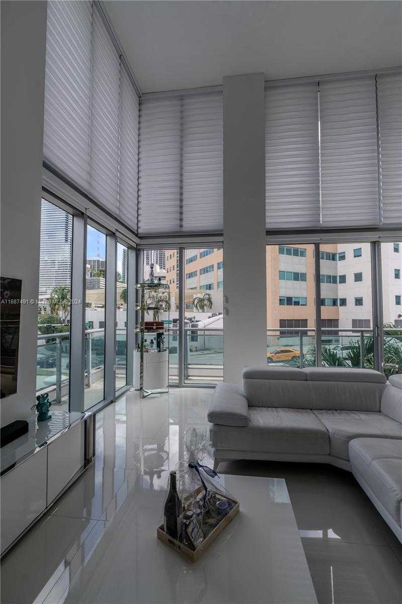Small Image of 350 #301, Miami Number 13