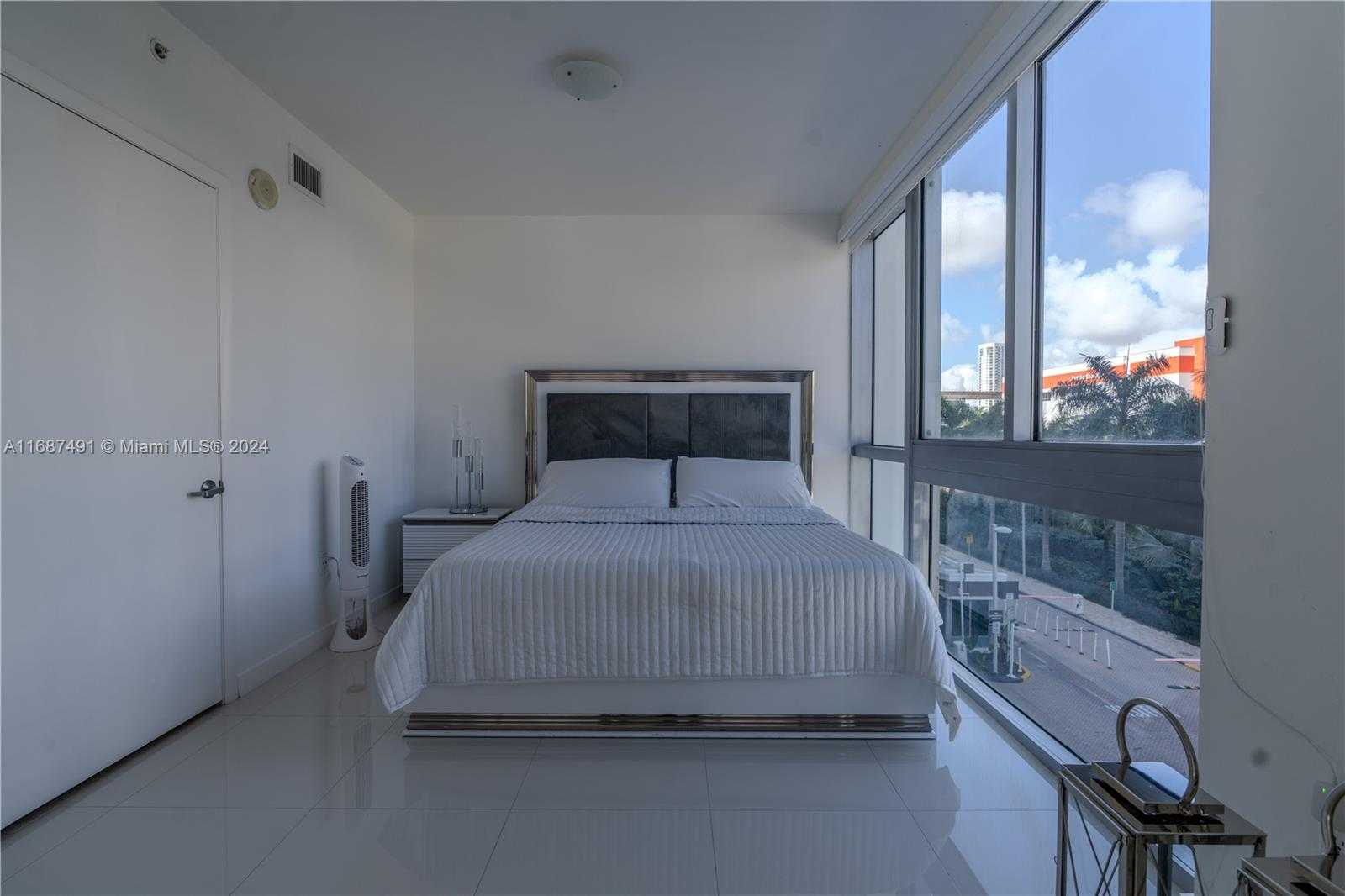 Small Image of 350 #301, Miami Number 19