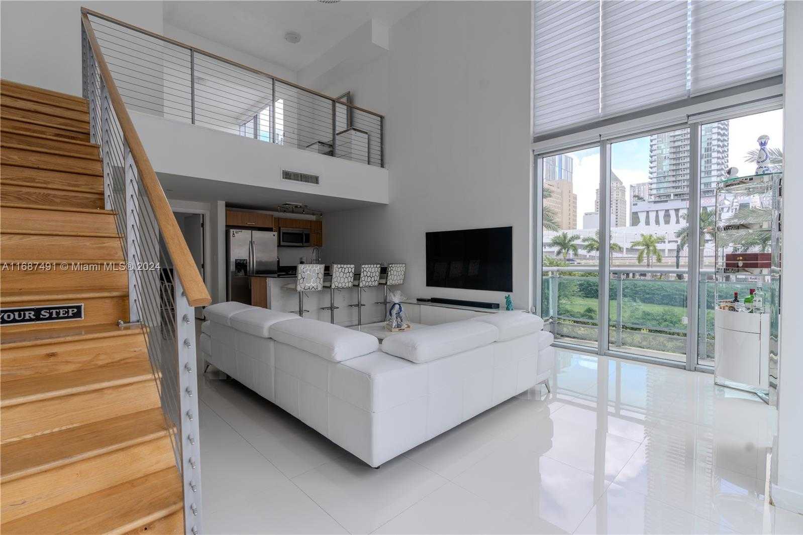 Small Image of 350 #301, Miami Number 5