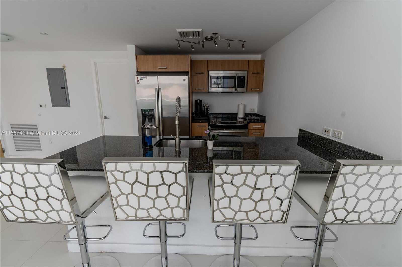 Small Image of 350 #301, Miami Number 9