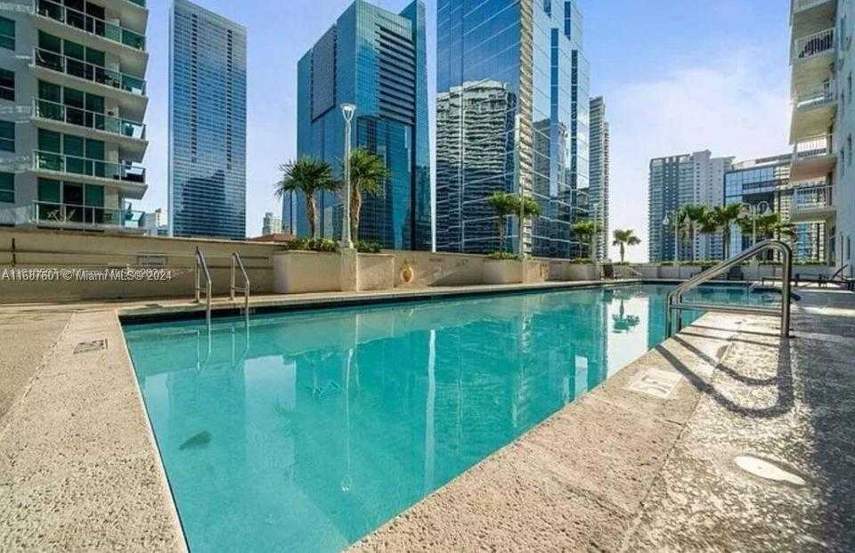 Small Image of 1200 BRICKELL BAY DR #1610, Miami Number 12