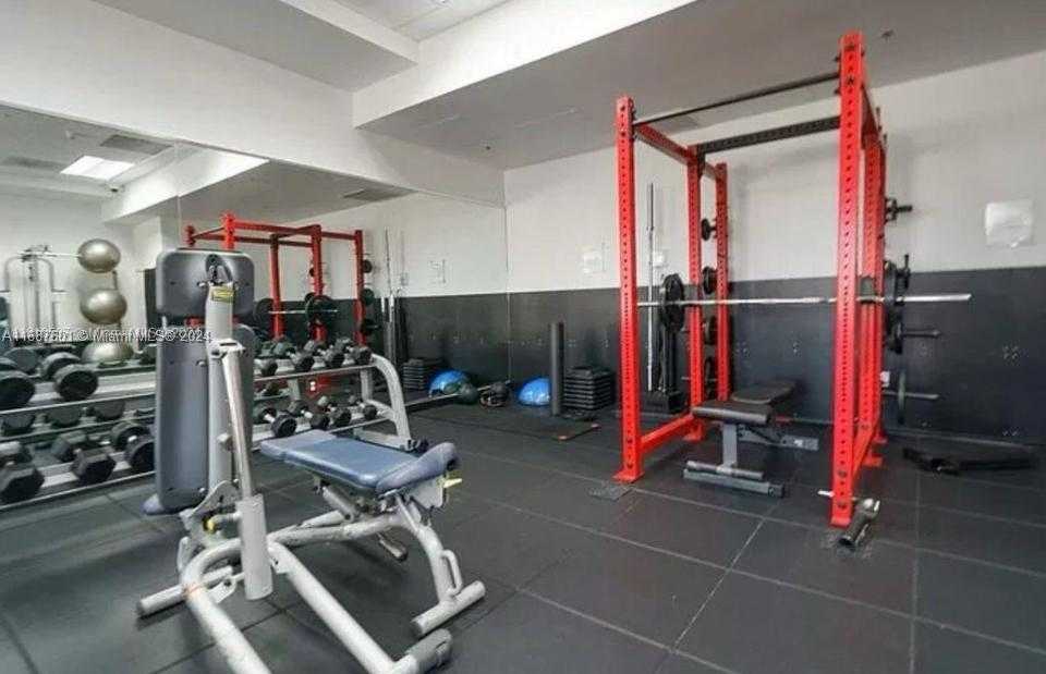 Small Image of 1200 BRICKELL BAY DR #1610, Miami Number 14