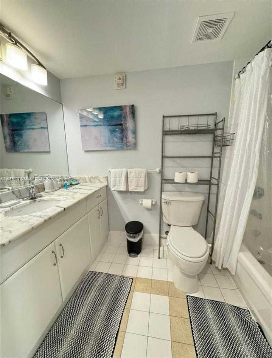 Small Image of 1200 BRICKELL BAY DR #1610, Miami Number 8