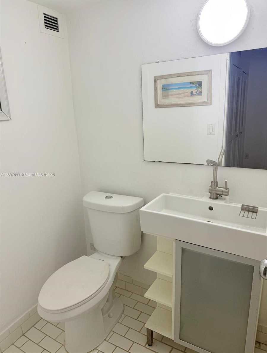 Small Image of 16909 NORTH BAY RD #420, Sunny Isles Beach Number 3