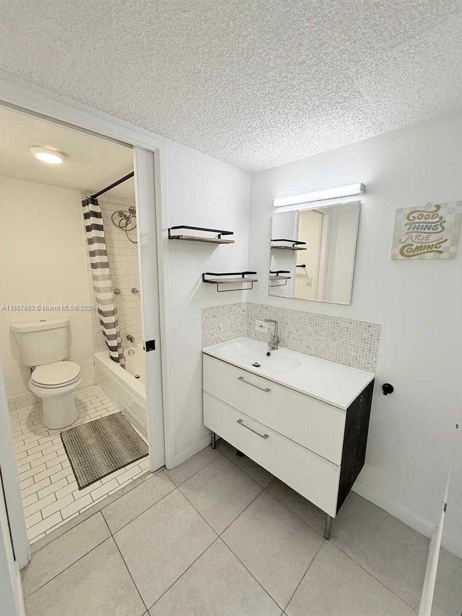Small Image of 16909 NORTH BAY RD #420, Sunny Isles Beach Number 5