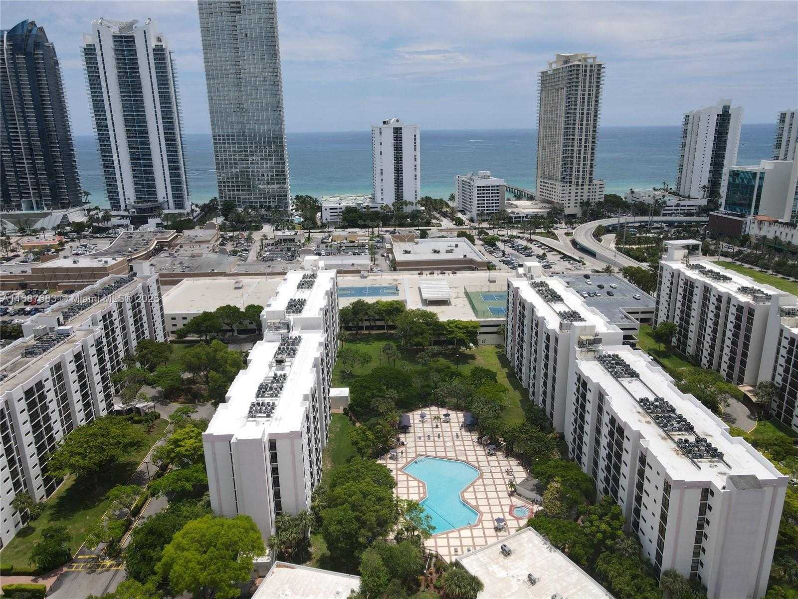 Small Image of 16909 NORTH BAY RD #420, Sunny Isles Beach Number 8