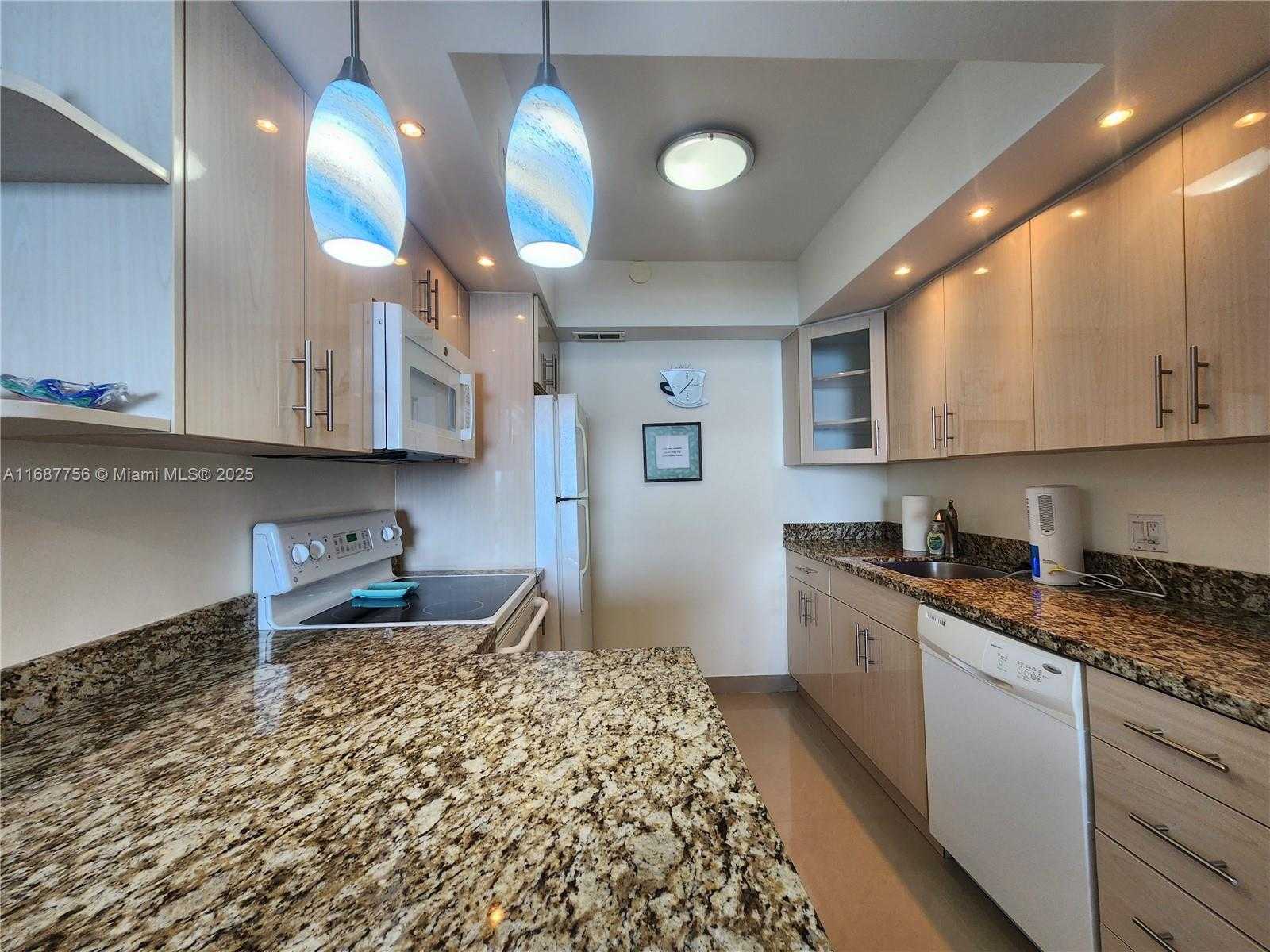 Small Image of 3505 SOUTH OCEAN DR #507, Hollywood Number 7