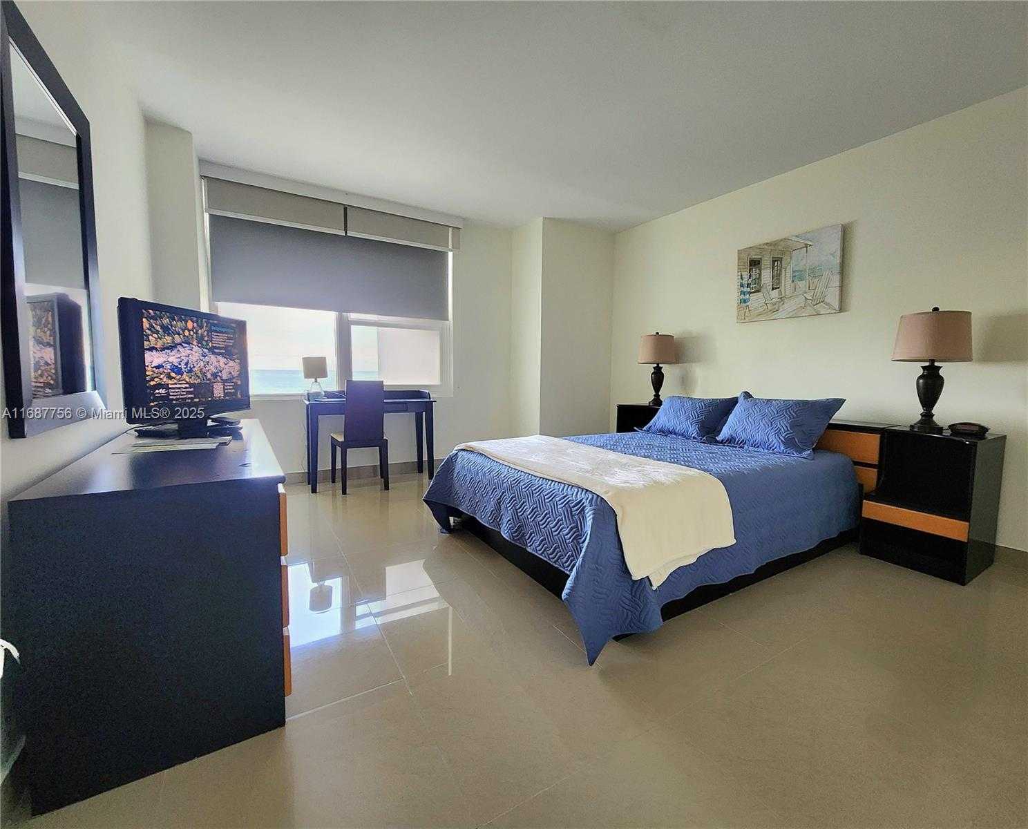 Small Image of 3505 SOUTH OCEAN DR #507, Hollywood Number 9