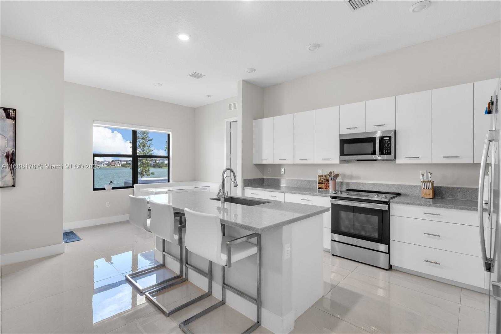 Small Image of 17571 SOUTH WEST 46TH ST, Miramar Number 12