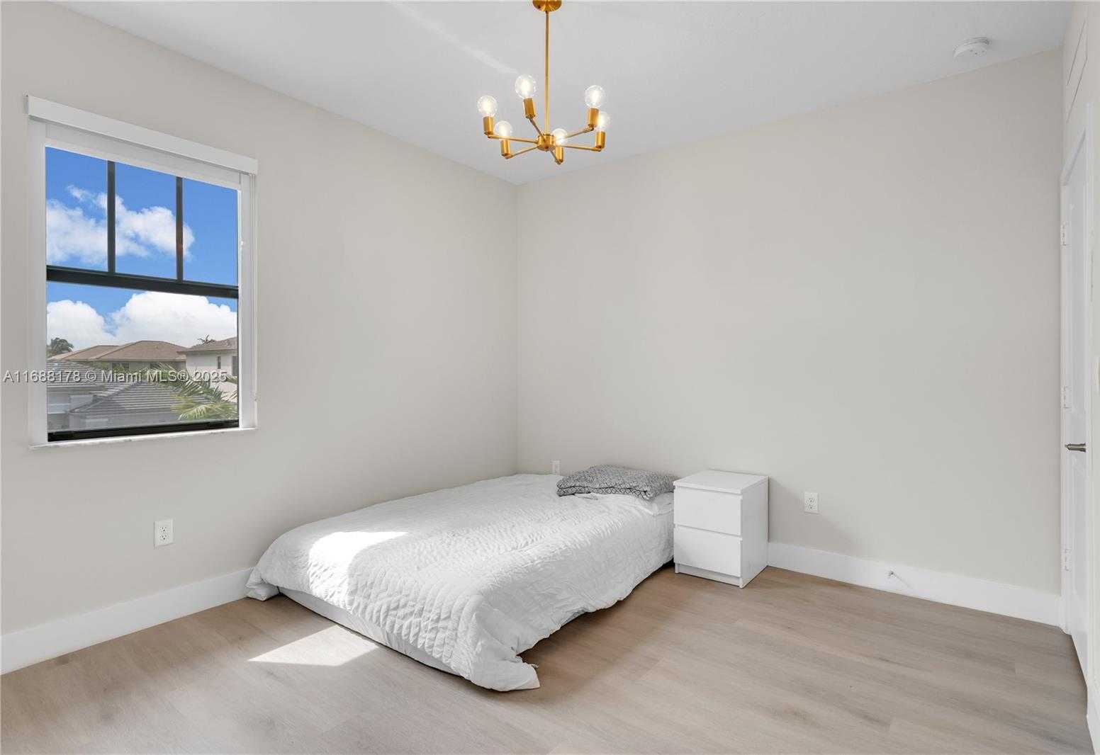 Small Image of 17571 SOUTH WEST 46TH ST, Miramar Number 32