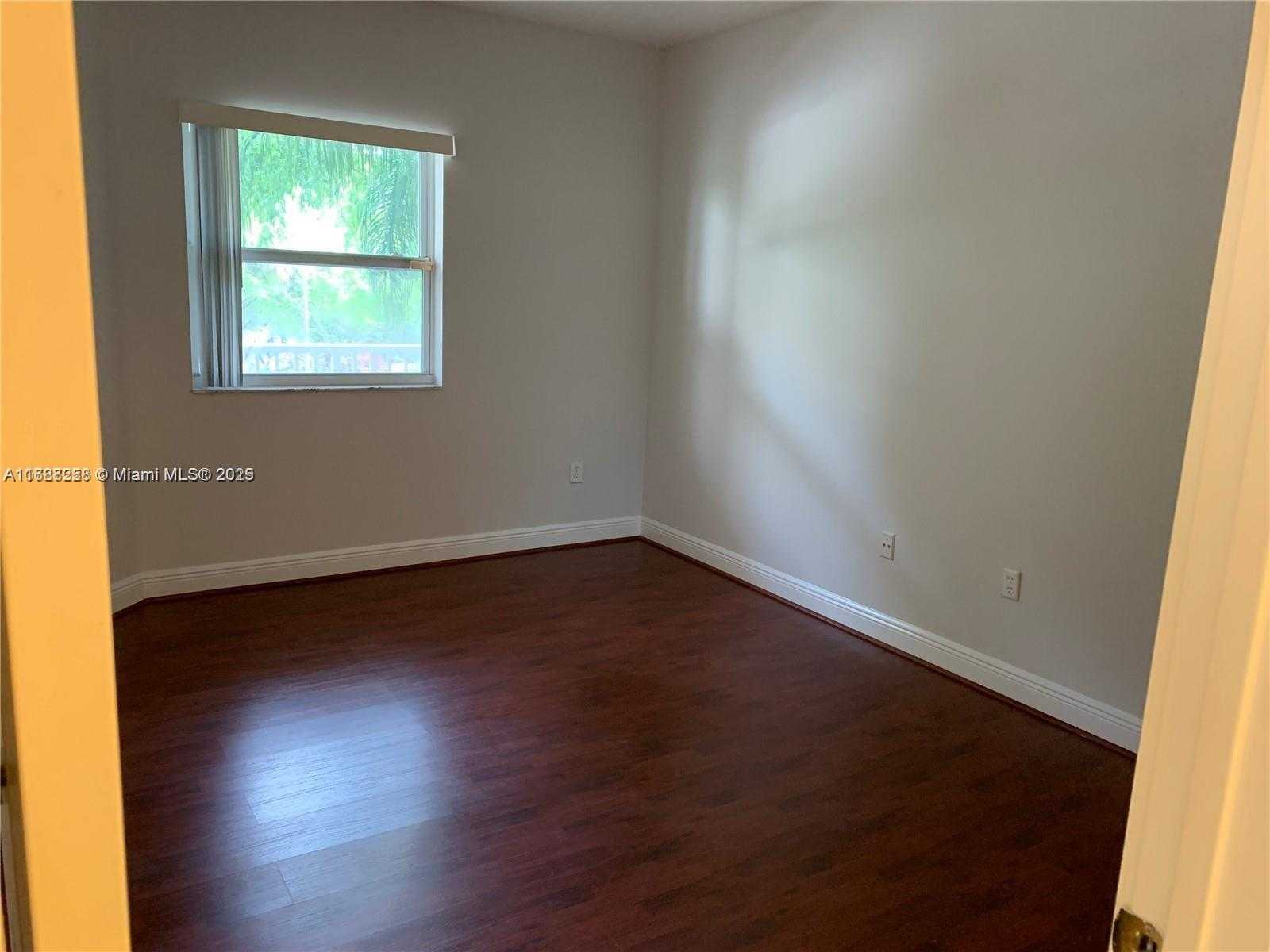 Small Image of 10730 NORTH WEST 66TH ST #203, Doral Number 4