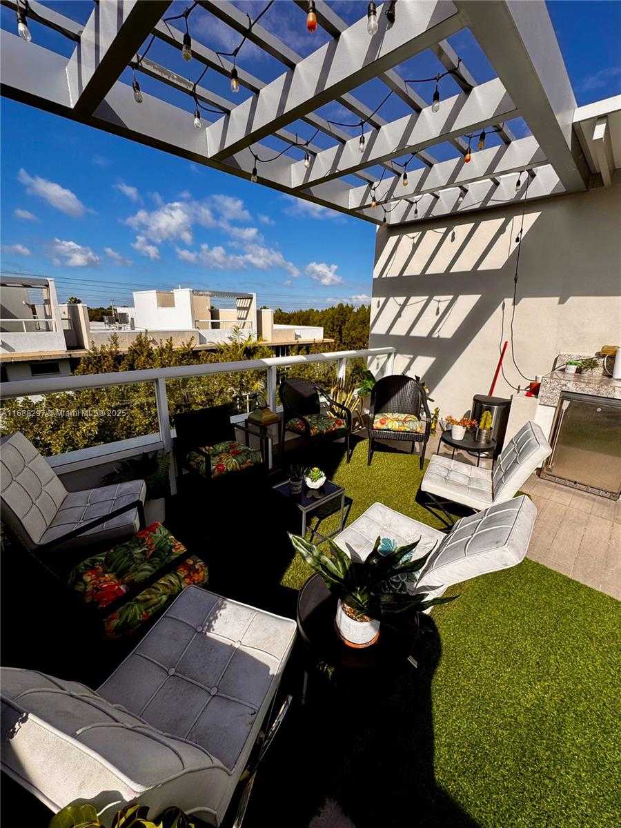 Small Image of 6641 NORTH WEST 105TH PL, Doral Number 10