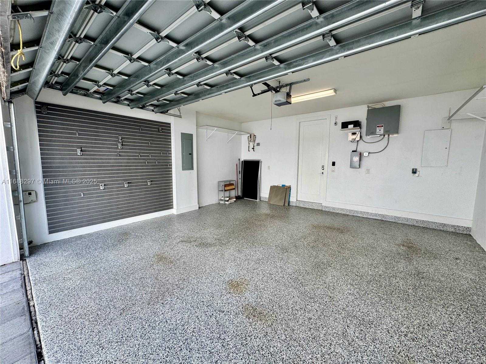 Small Image of 6641 NORTH WEST 105TH PL, Doral Number 12