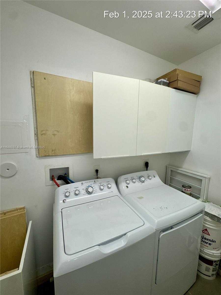Small Image of 6641 NORTH WEST 105TH PL, Doral Number 23