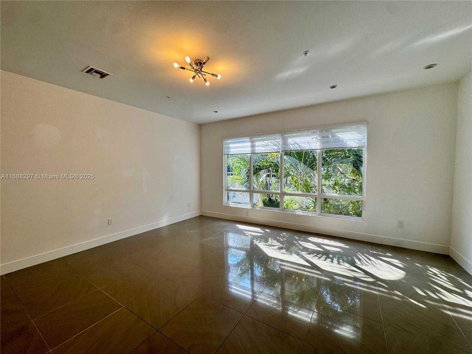 Small Image of 6641 NORTH WEST 105TH PL, Doral Number 26