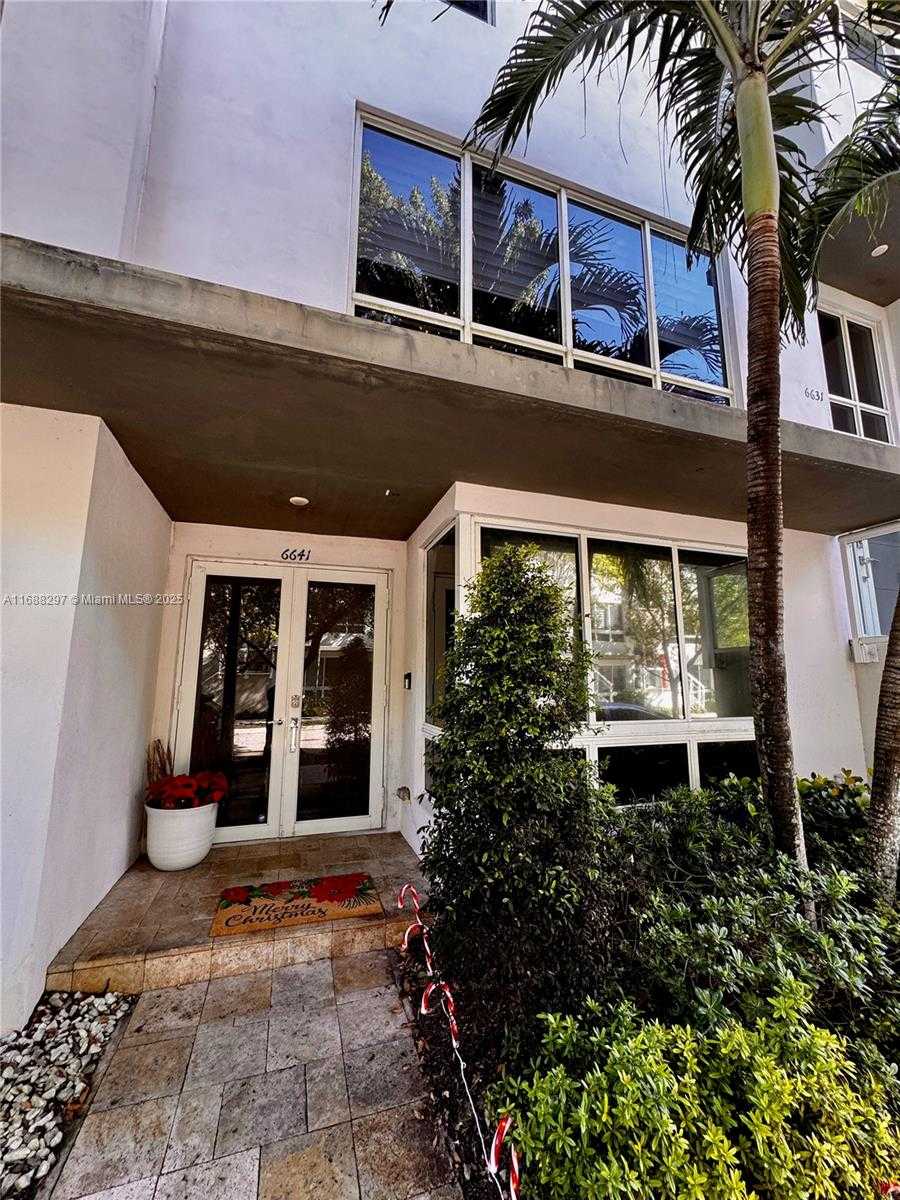 Small Image of 6641 NORTH WEST 105TH PL, Doral Number 3