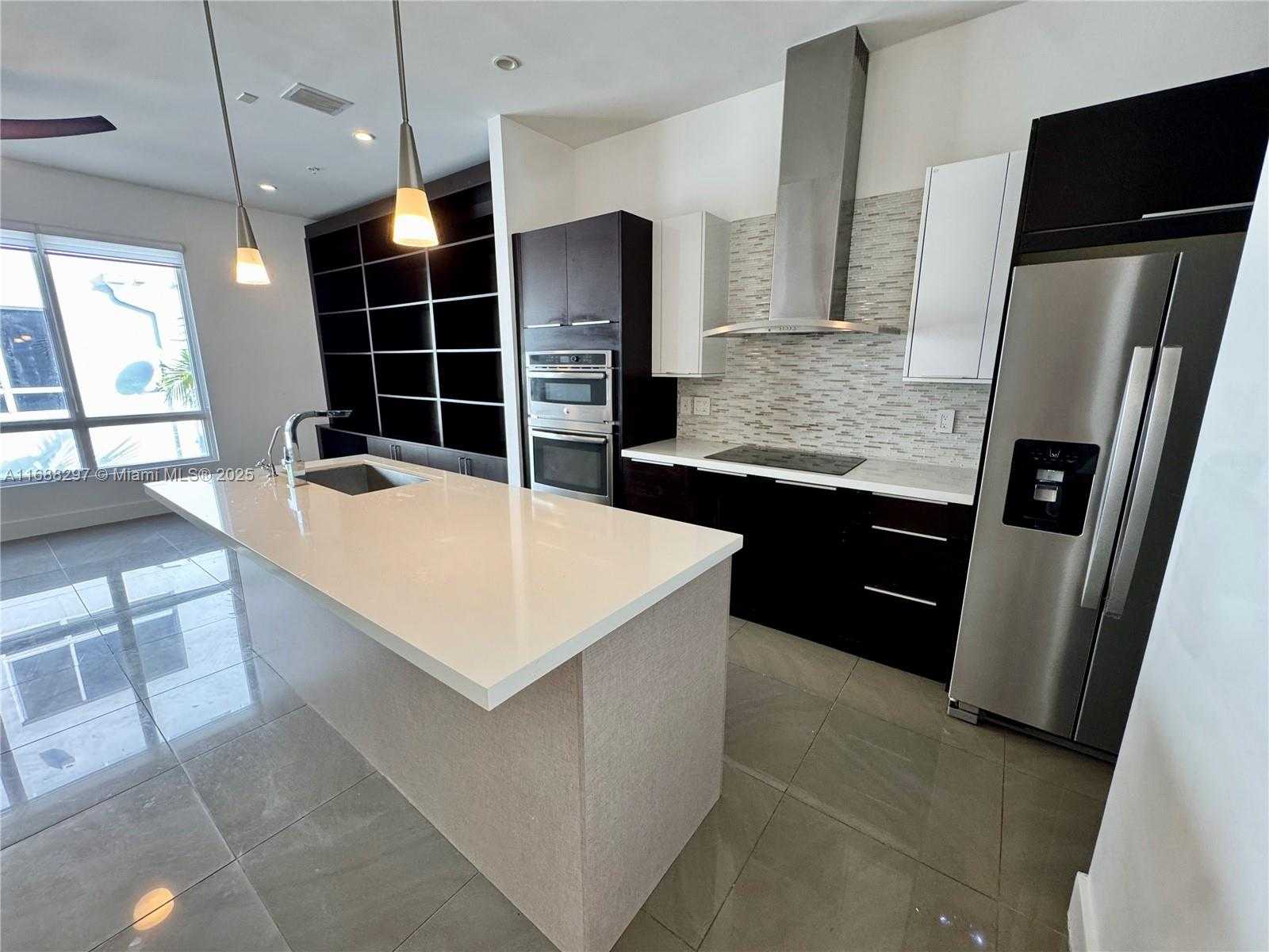Small Image of 6641 NORTH WEST 105TH PL, Doral Number 30