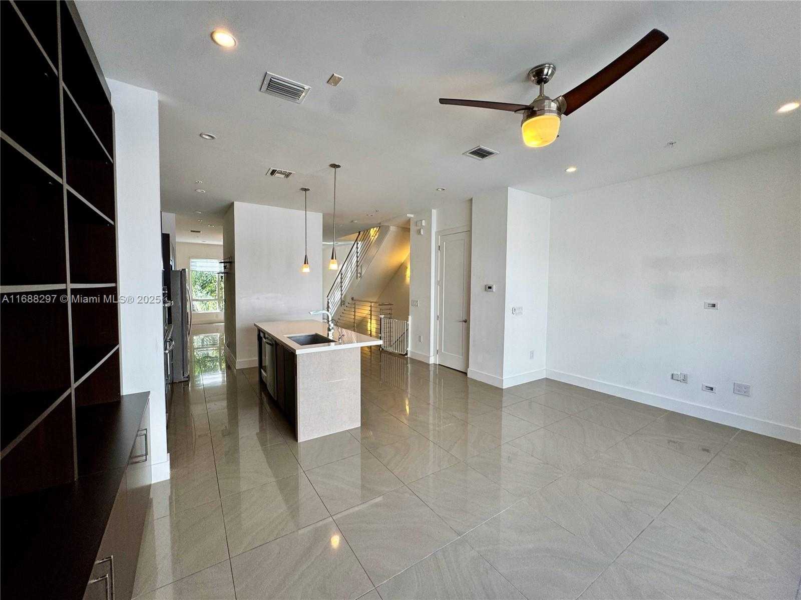 Small Image of 6641 NORTH WEST 105TH PL, Doral Number 32