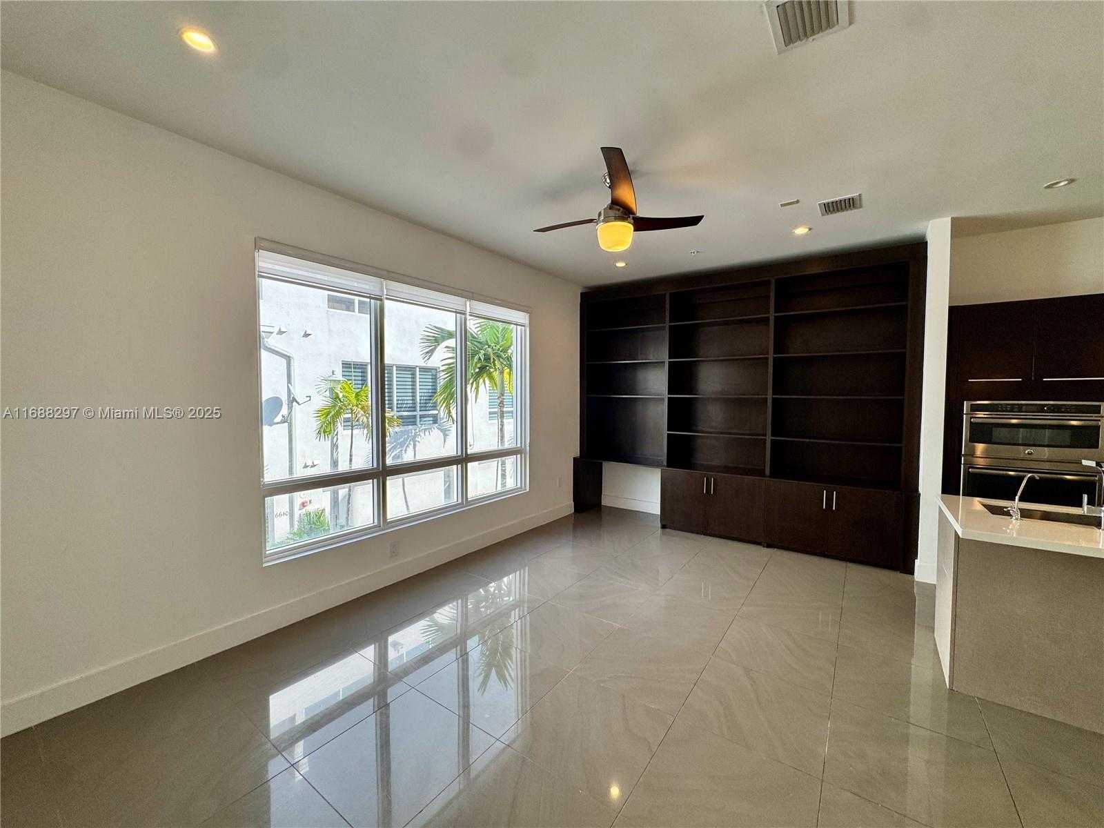 Small Image of 6641 NORTH WEST 105TH PL, Doral Number 34