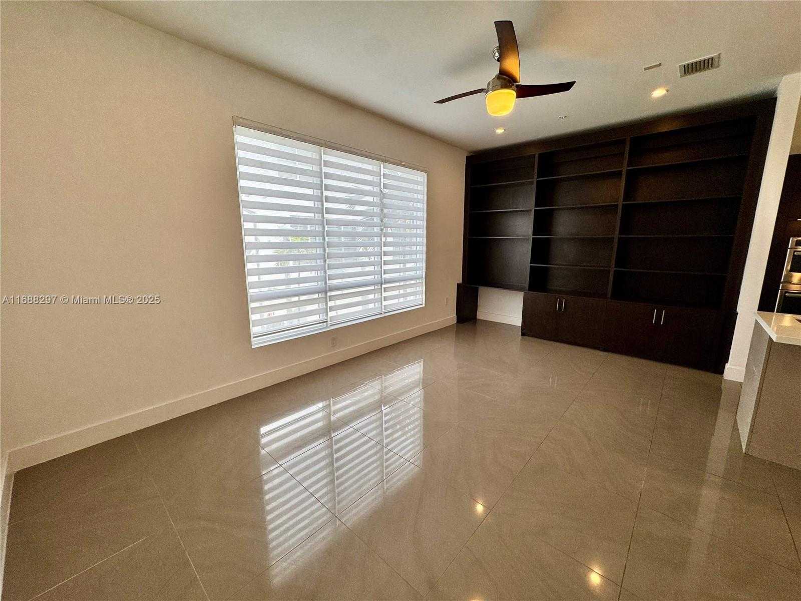 Small Image of 6641 NORTH WEST 105TH PL, Doral Number 35