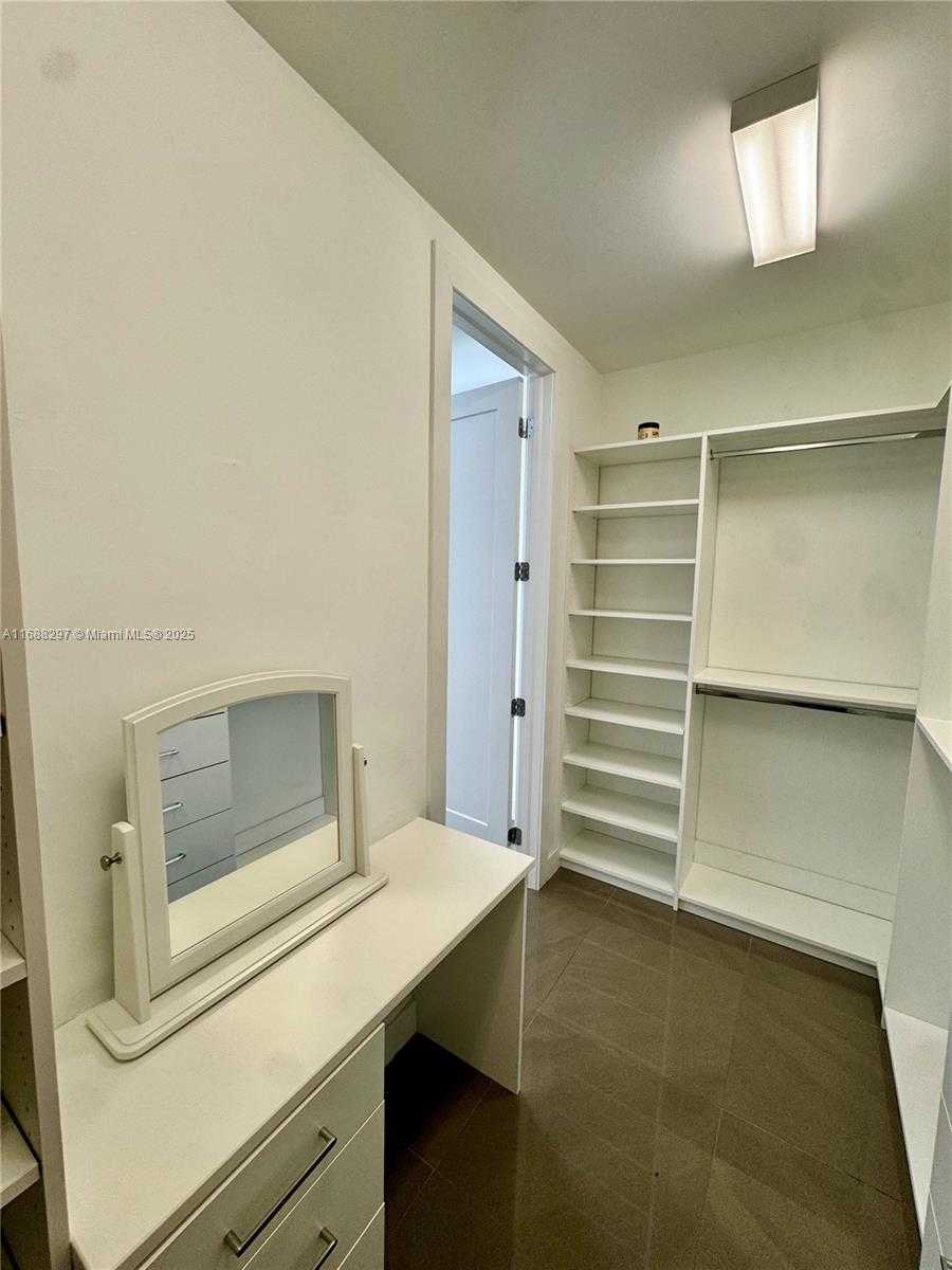 Small Image of 6641 NORTH WEST 105TH PL, Doral Number 39