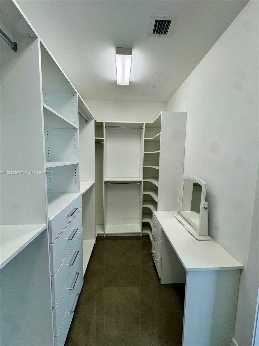 Small Image of 6641 NORTH WEST 105TH PL, Doral Number 40