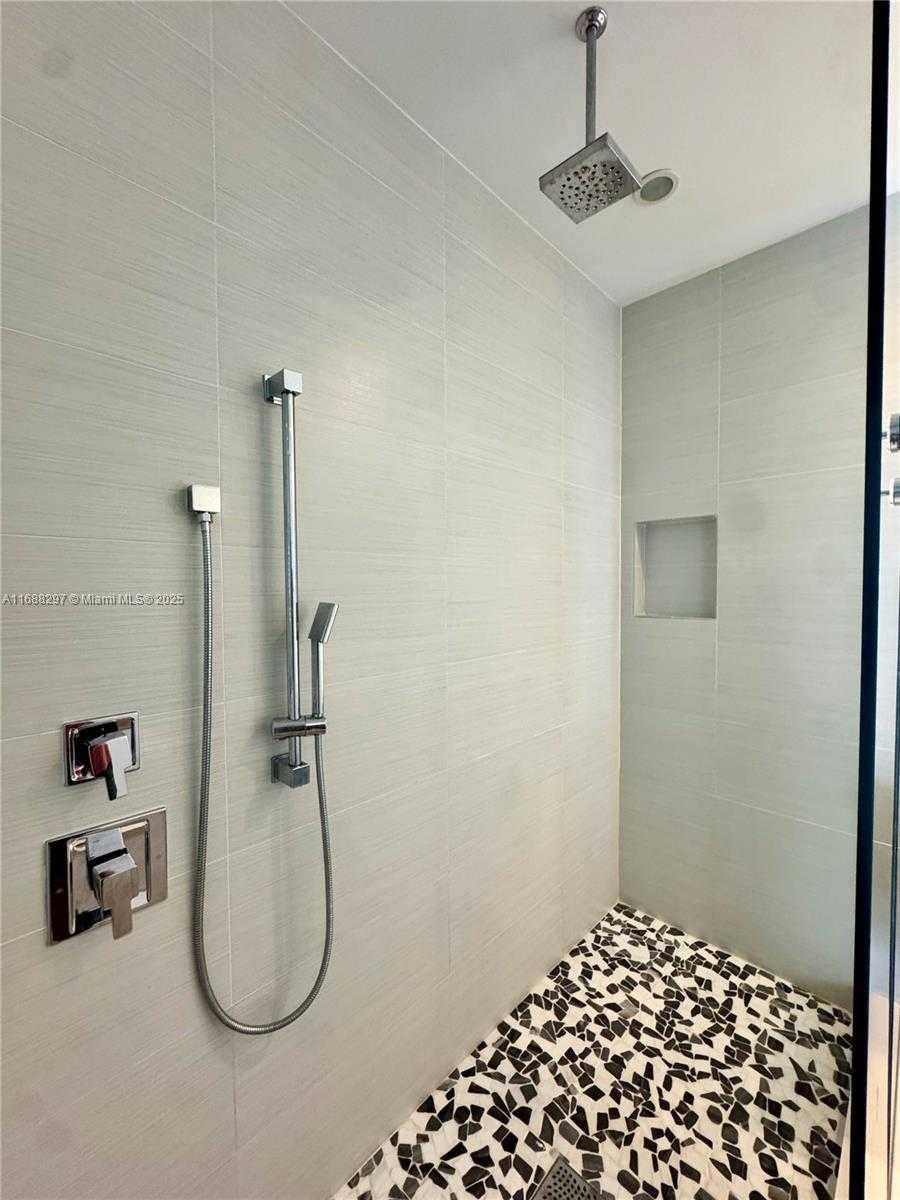 Small Image of 6641 NORTH WEST 105TH PL, Doral Number 42