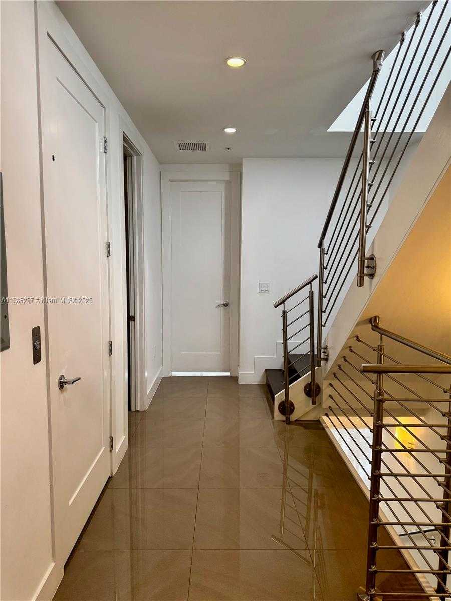 Small Image of 6641 NORTH WEST 105TH PL, Doral Number 47