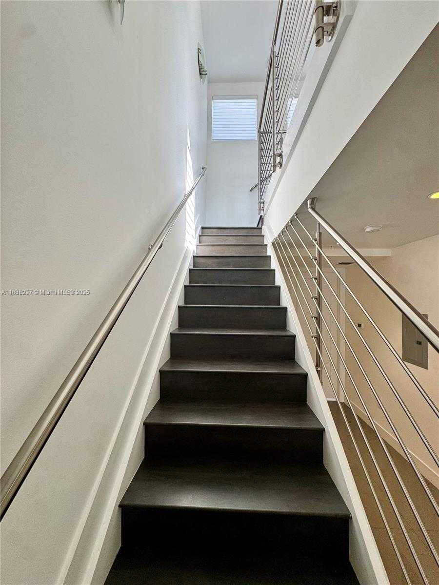 Small Image of 6641 NORTH WEST 105TH PL, Doral Number 55