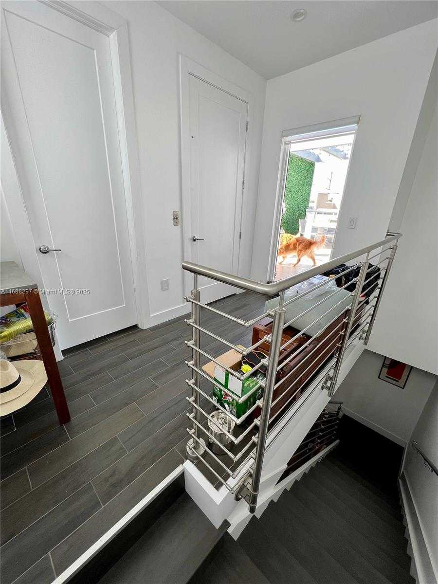 Small Image of 6641 NORTH WEST 105TH PL, Doral Number 7