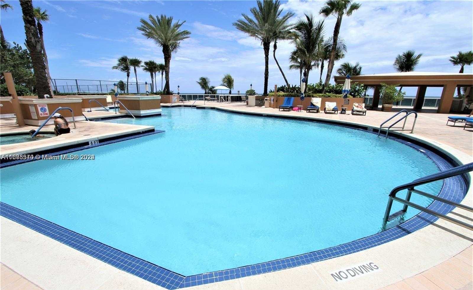 Small Image of 17555 Collins Ave, Sunny Isles Beach, FL 33160, USA Number 12