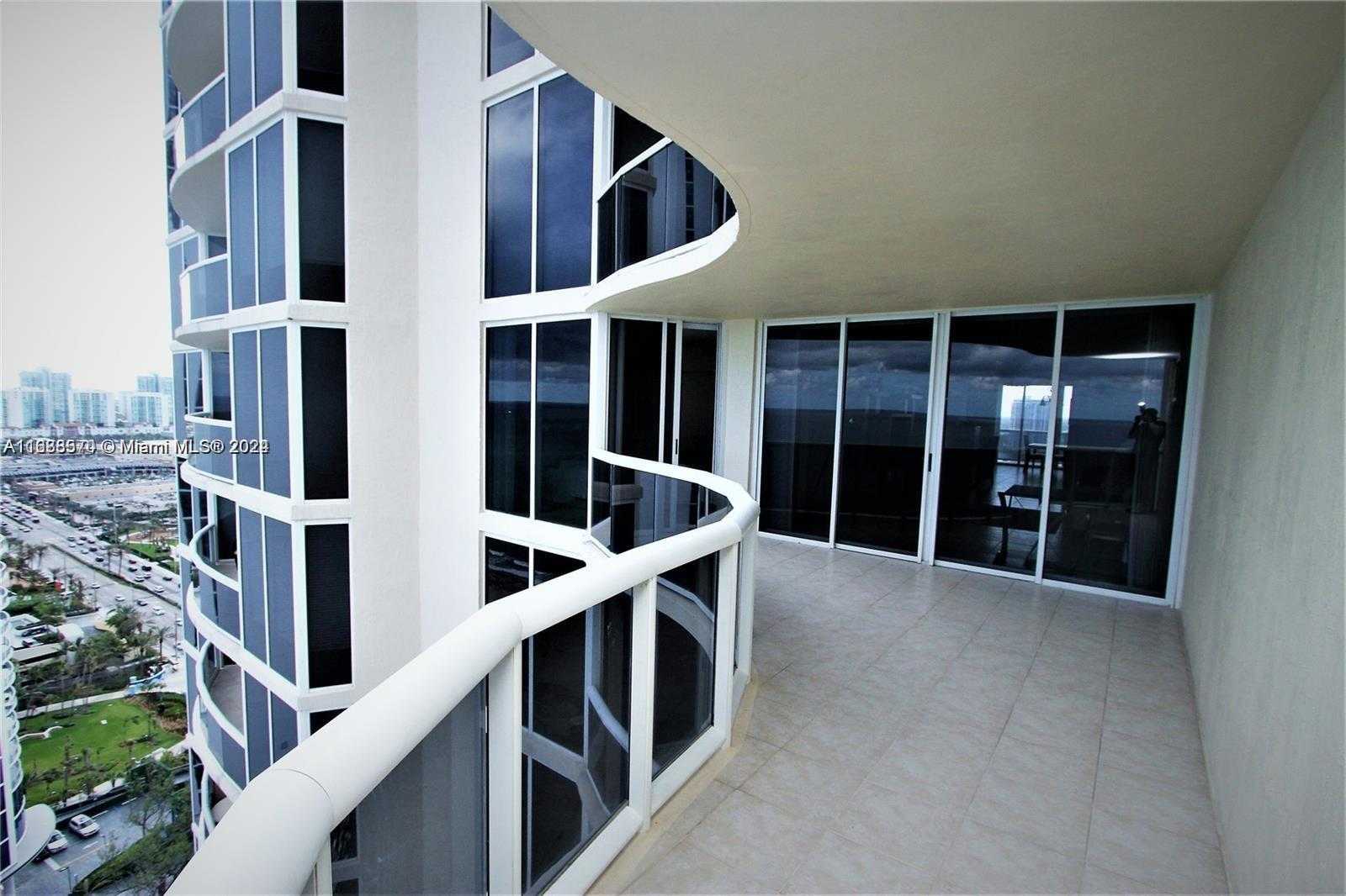 Small Image of 17555 Collins Ave, Sunny Isles Beach, FL 33160, USA Number 5