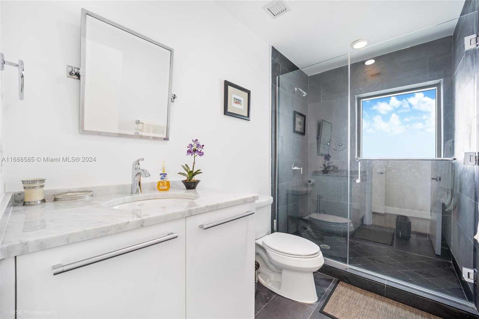 Small Image of 900 BISCAYNE BLVD #5809, Miami Number 12