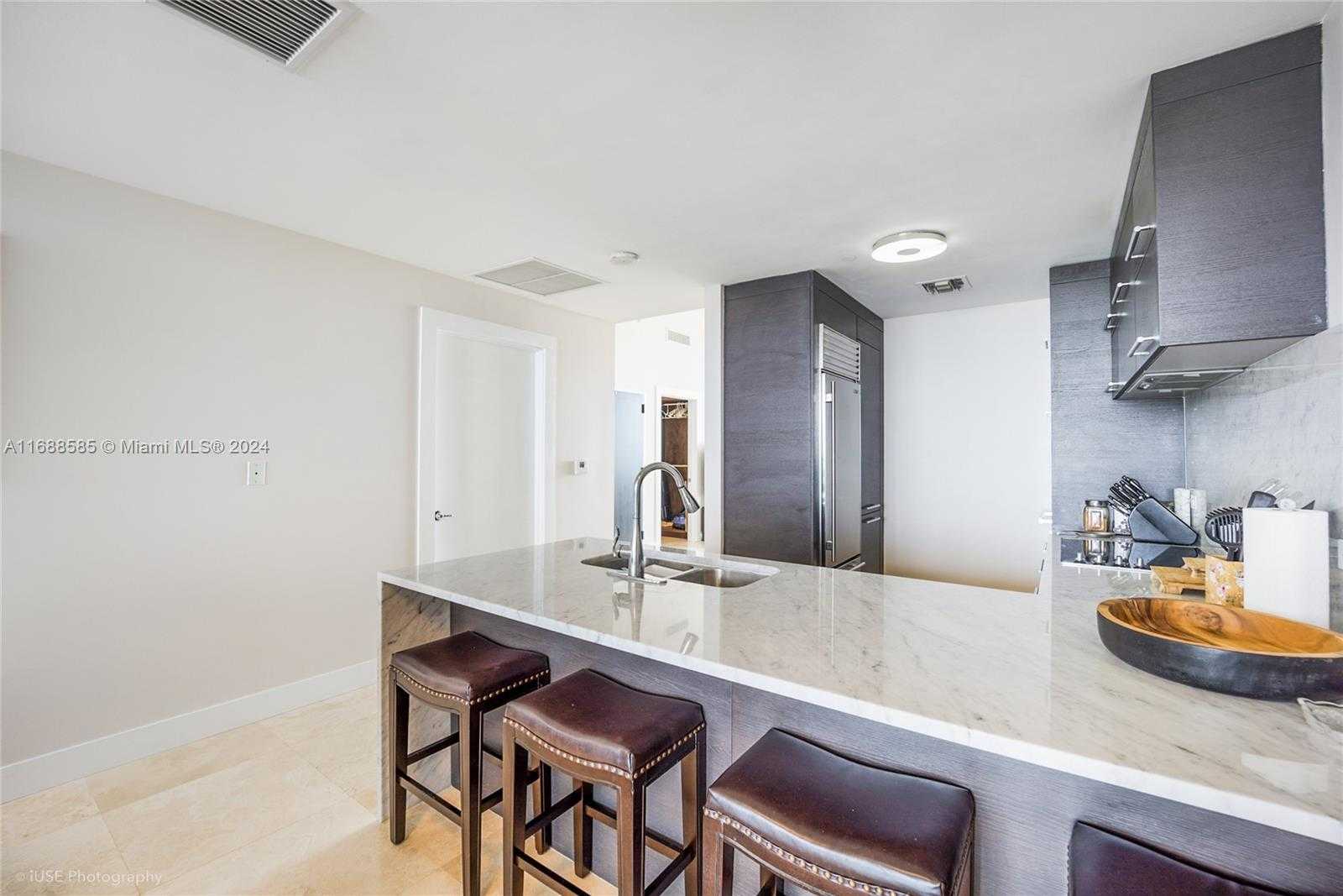 Small Image of 900 BISCAYNE BLVD #5809, Miami Number 3