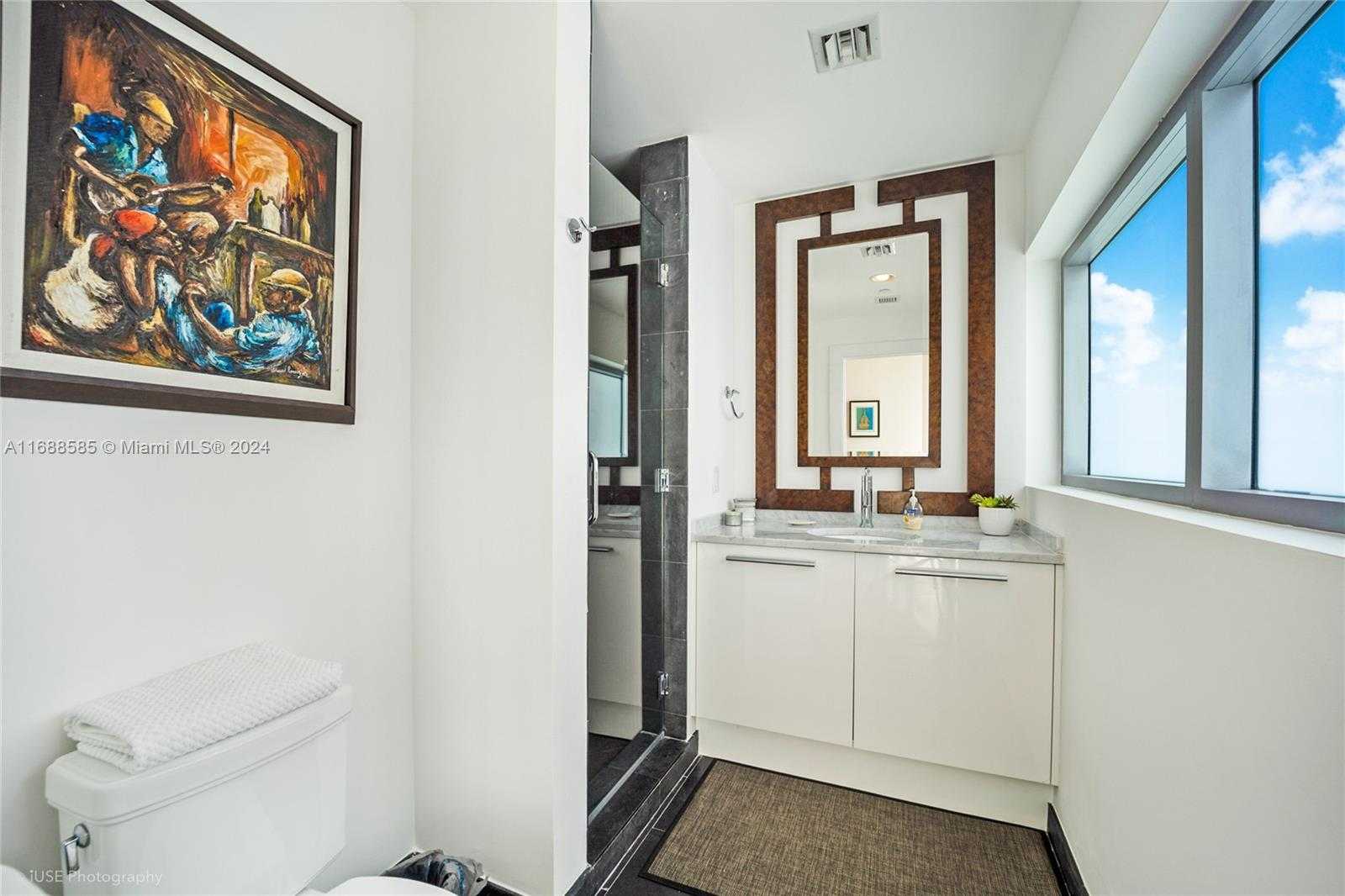 Small Image of 900 BISCAYNE BLVD #5809, Miami Number 7