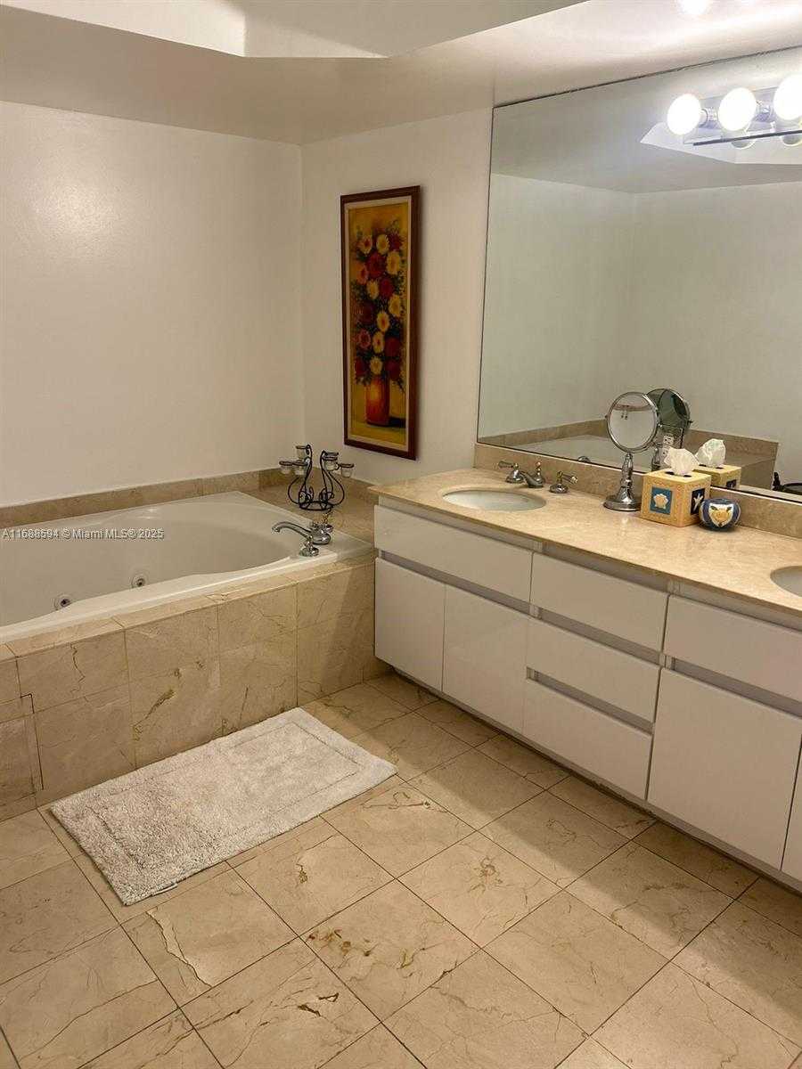 Small Image of 16711 NORTH COLLINS AVE #1704, Sunny Isles Beach Number 13