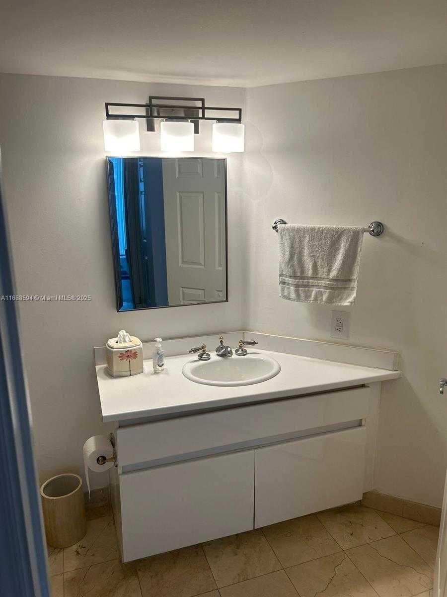 Small Image of 16711 NORTH COLLINS AVE #1704, Sunny Isles Beach Number 20
