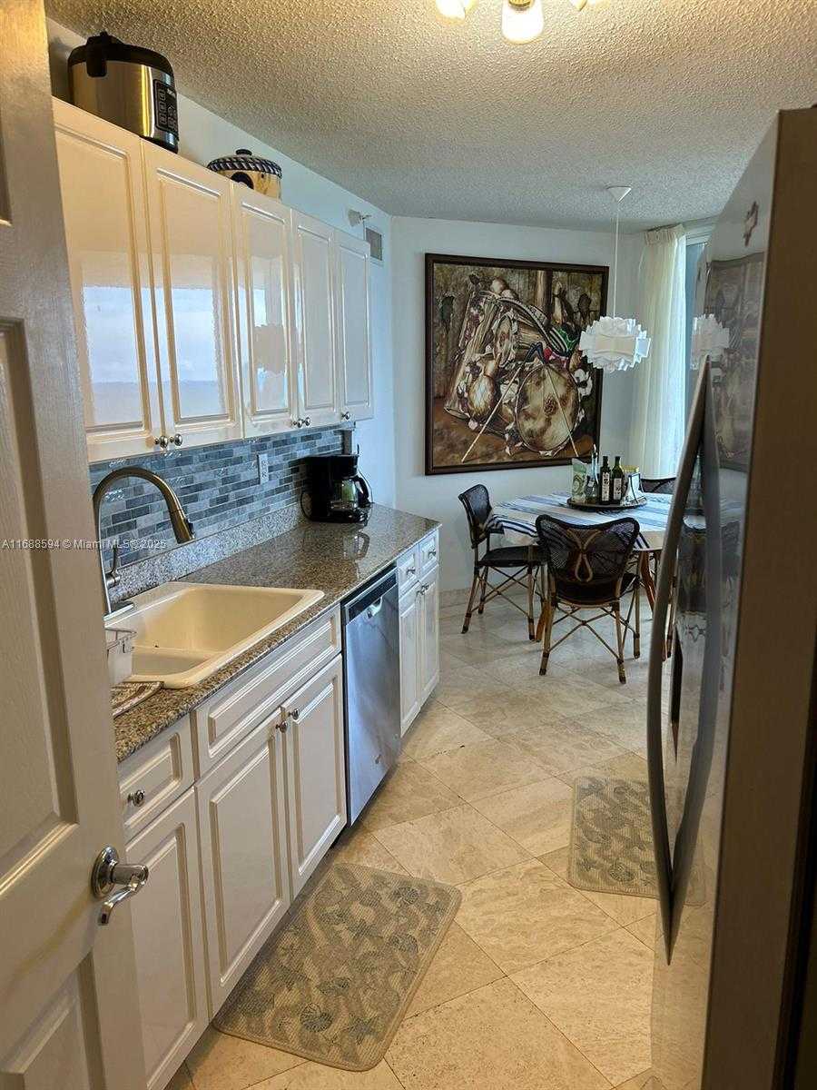 Small Image of 16711 NORTH COLLINS AVE #1704, Sunny Isles Beach Number 24