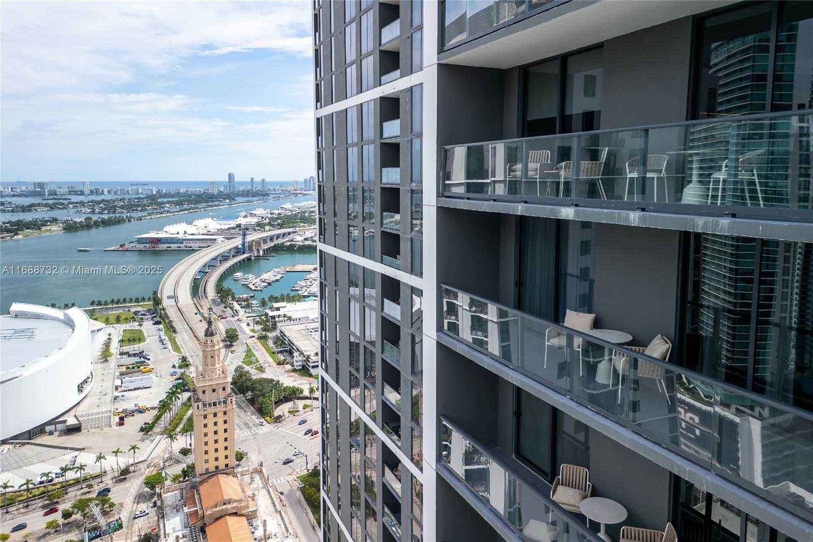 Small Image of 601 NE 1st Ave #3701, Miami, FL 33132, USA Number 60