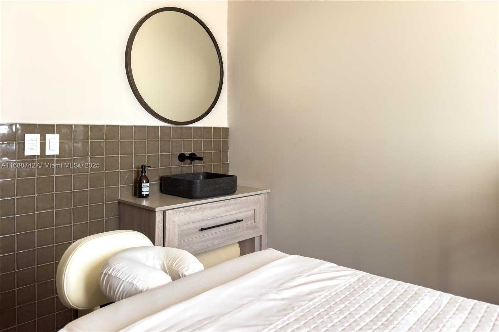 Small Image of 159 NORTH EAST 6TH ST #3013, Miami Number 50