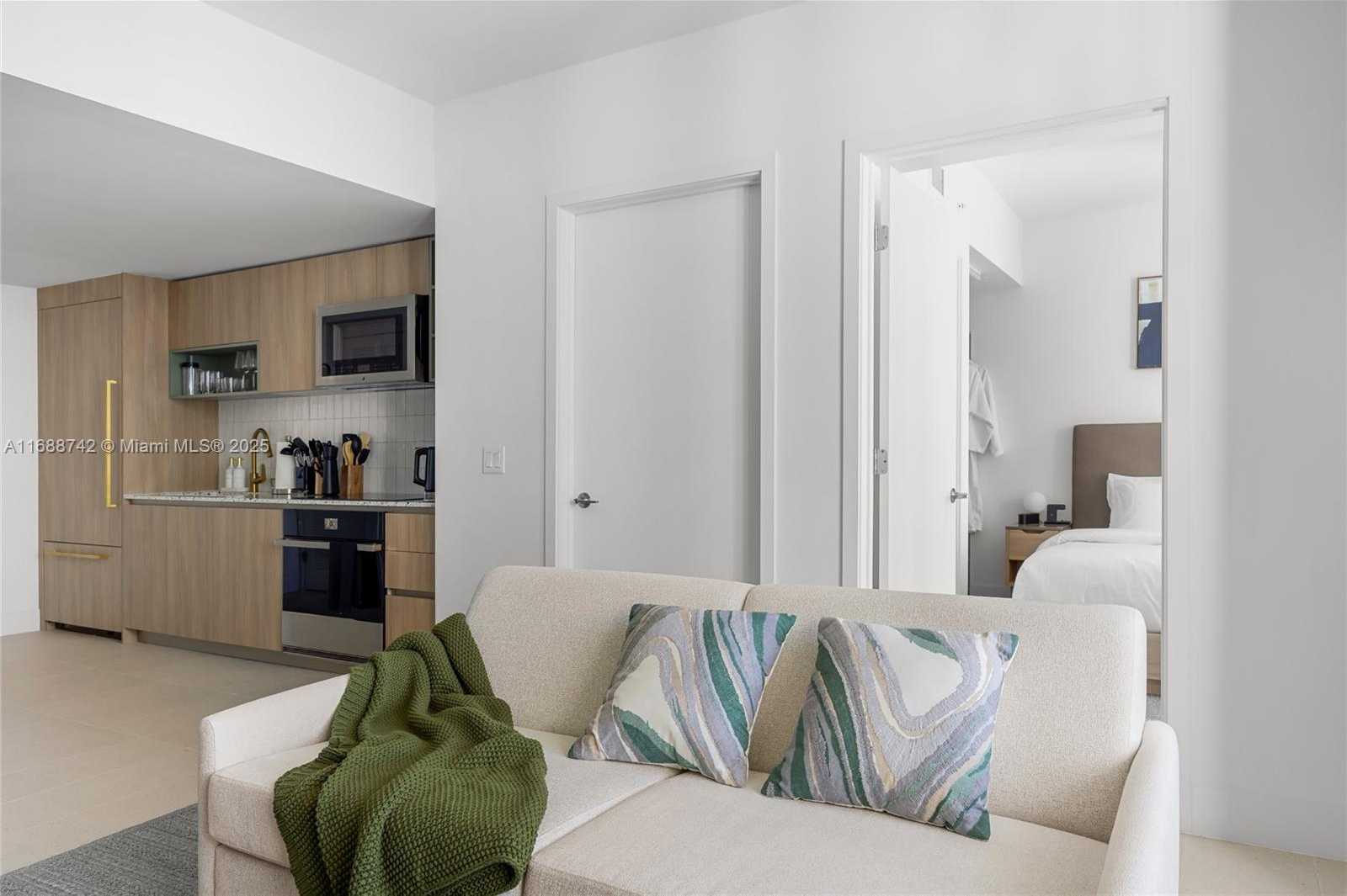 Small Image of 159 NORTH EAST 6TH ST #3013, Miami Number 6